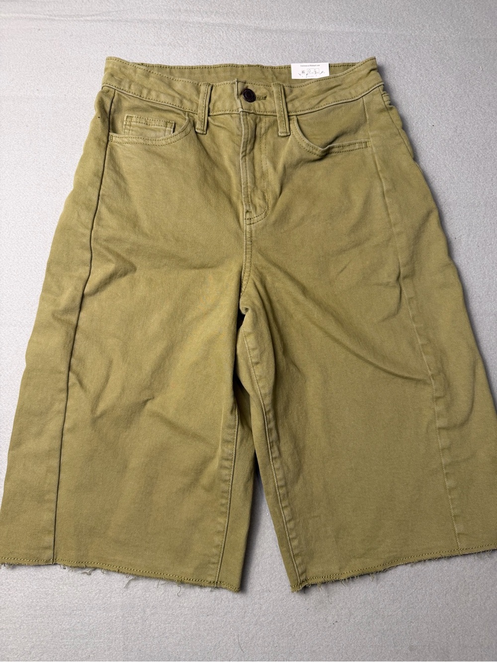 Time and Tru Olive Green Women's Bermuda Shorts 2